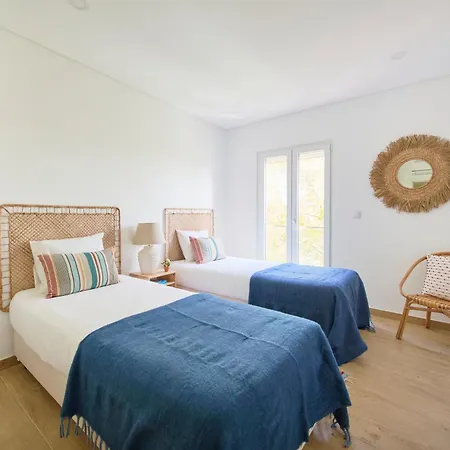 Large Group Stay, By Timecooler Setúbal