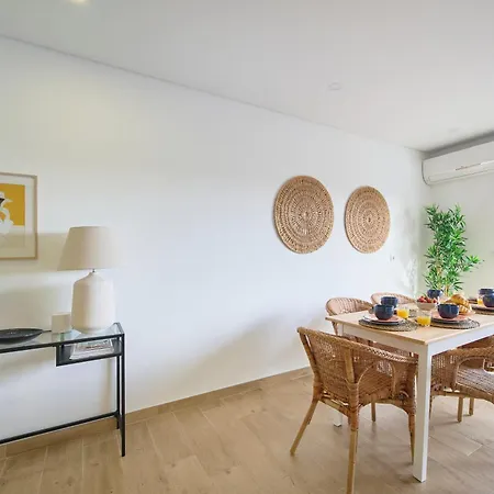 Large Group Stay, By Timecooler Setúbal