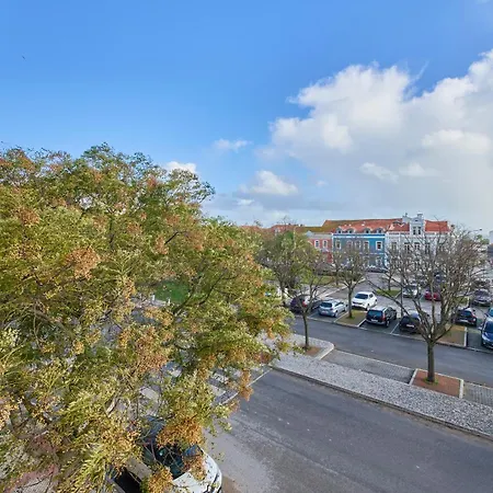 Large Group Stay, By Timecooler Setúbal