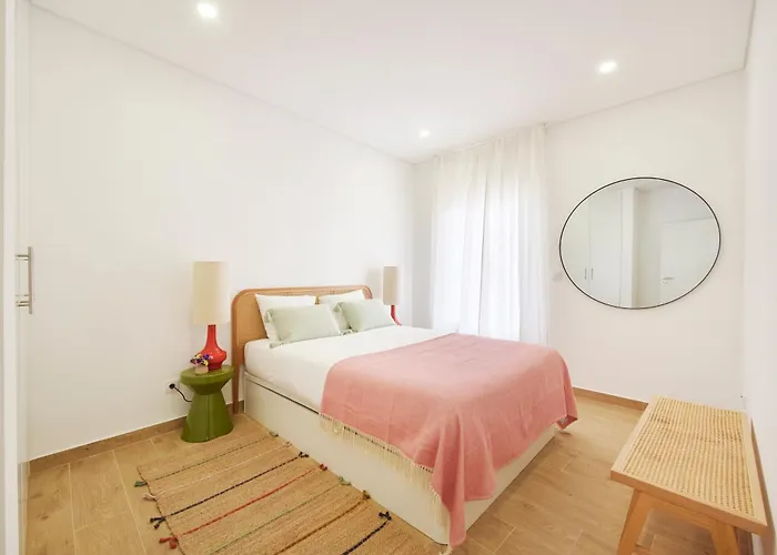 Large Group Stay, By Timecooler