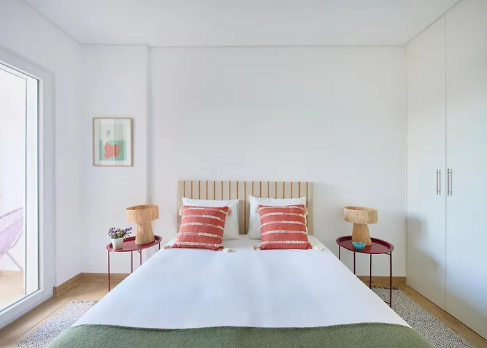 Vila Large Group Stay, By Timecooler Setúbal