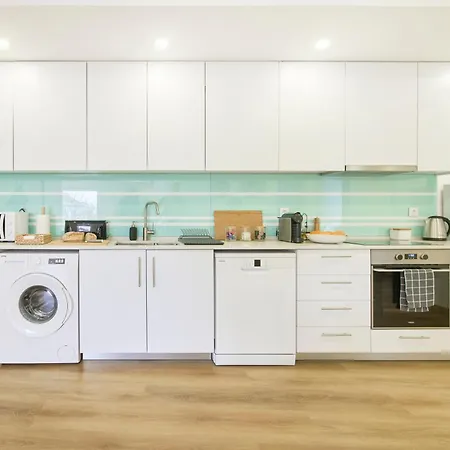 Large Group Stay, By Timecooler 빌라 세투발