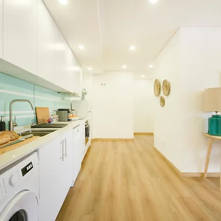 Large Group Stay, By Timecooler فيلة