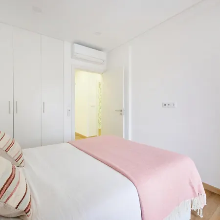 Large Group Stay, By Timecooler فيلة سيتوبال