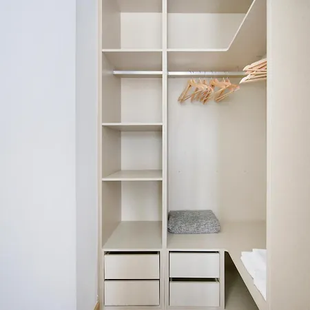 Large Group Stay, By Timecooler فيلة *