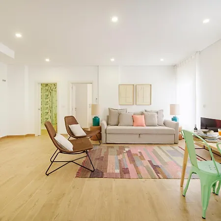 Large Group Stay, By Timecooler سيتوبال