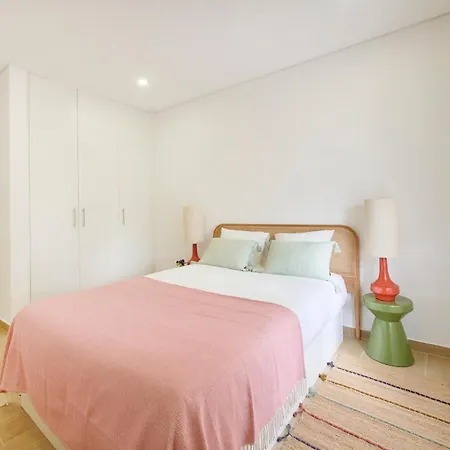 Large Group Stay, By Timecooler فيلة *