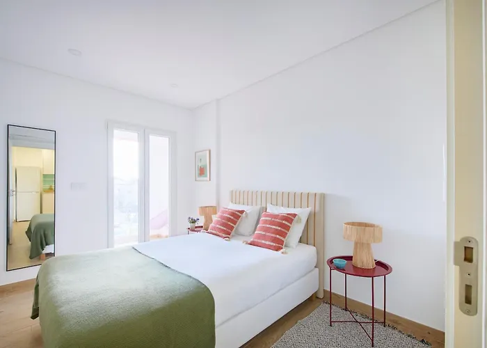 Large Group Stay, By Timecooler Setúbal